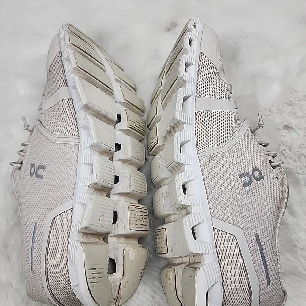 ON Cloud 5 Shoes Womens Size 9.5 Beige White Running Athletic - Picture 6 of 9